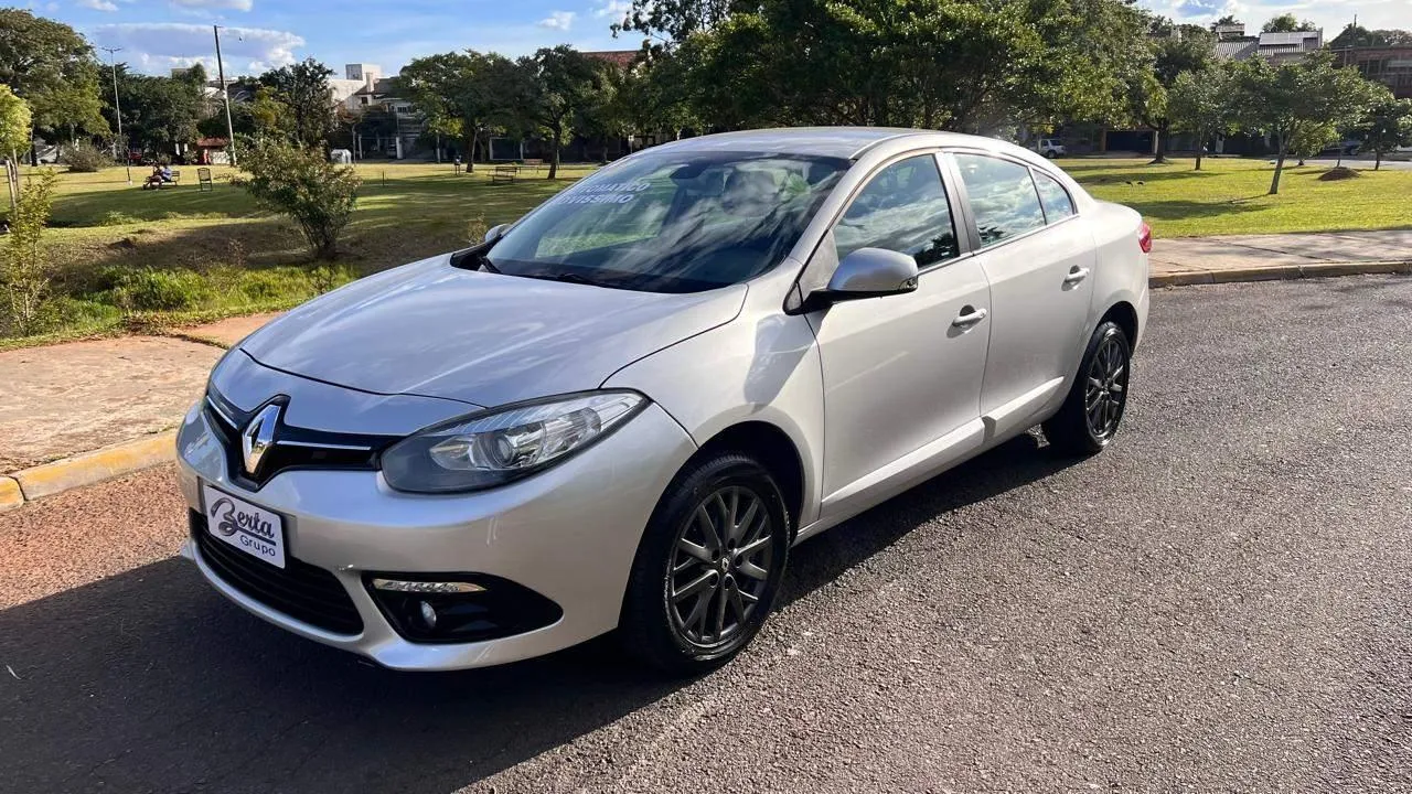 5 carros alto padrão baratos para quem quer sair do comum gastando pouco