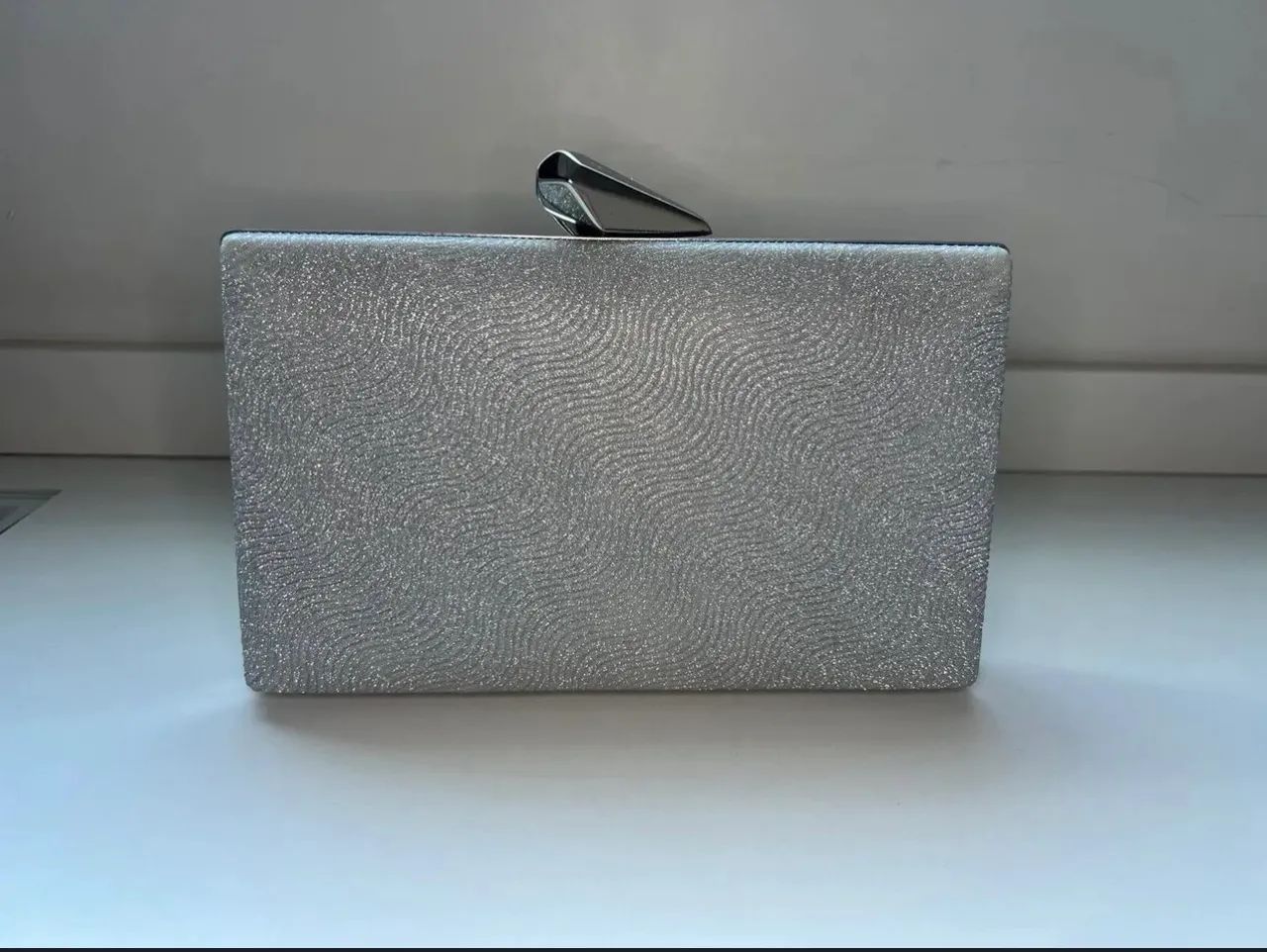Bolsa de mão prata com glitter