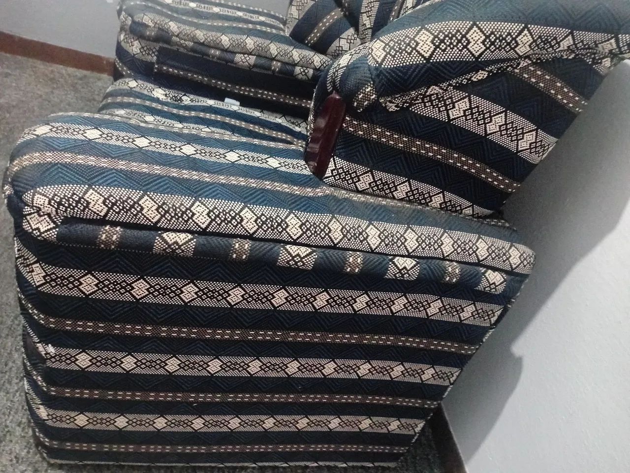 Vendo sofá de hum lugar R$ 70,00(SAIR HOJE) - Foto 5