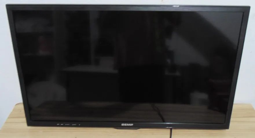 Tv Semp Toshiba 32" com defeito 