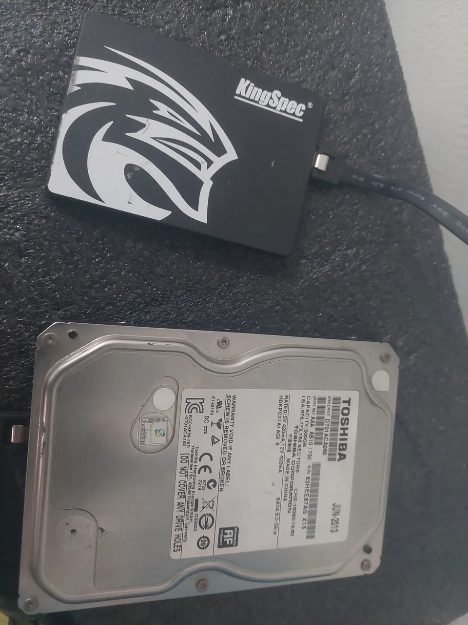 HD Toshiba 500GB e SSD KingSpec 120GB