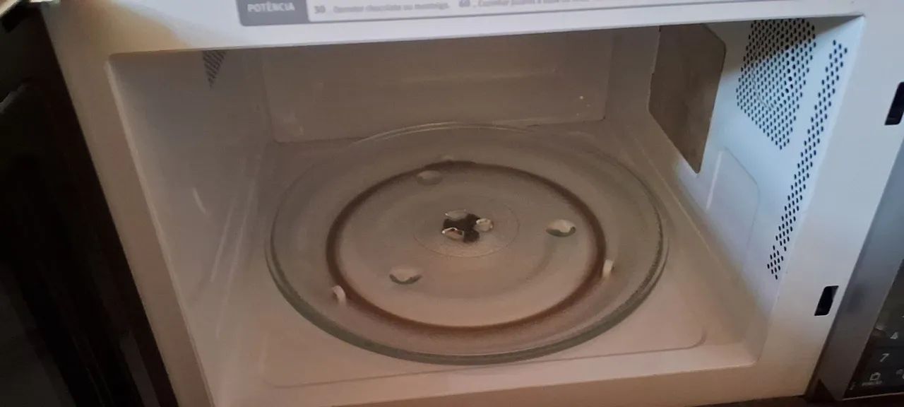 Micro-ondas Electrolux - Usado - Excelente estado - Foto 3