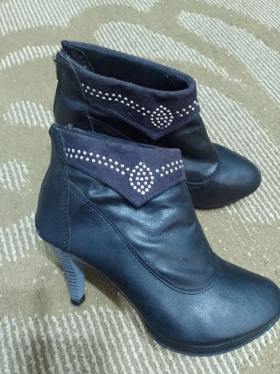 Bota de salto alto preta - tamanho 39 