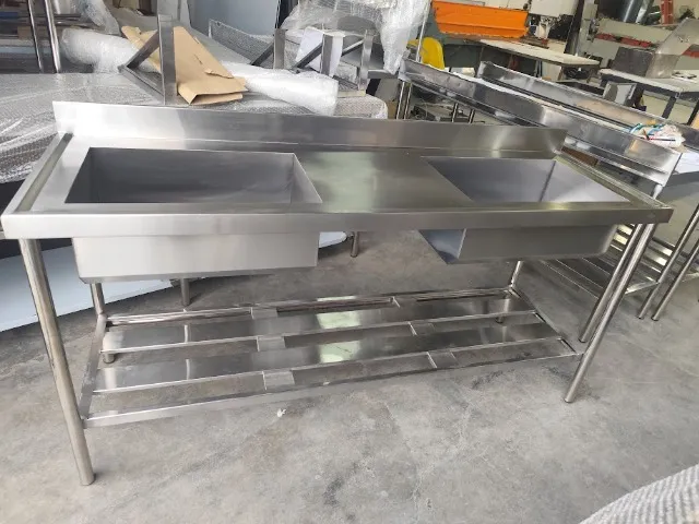 Bancada 1,80m Básica - 2 bojo para cozinha profissional