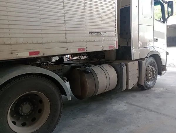 Volvo FH 420 4x2 ano 2014 automático - Foto 7