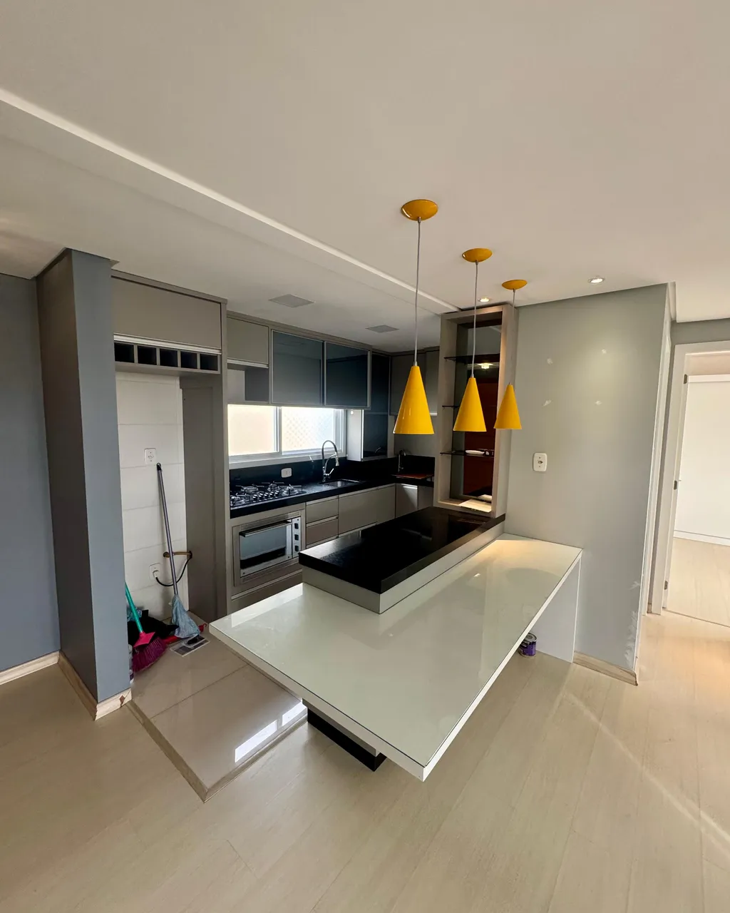 BENTOALVES aluga apartamento semi-mobiliado com 2 dormitórios, bairro São Luiz, Caxias do