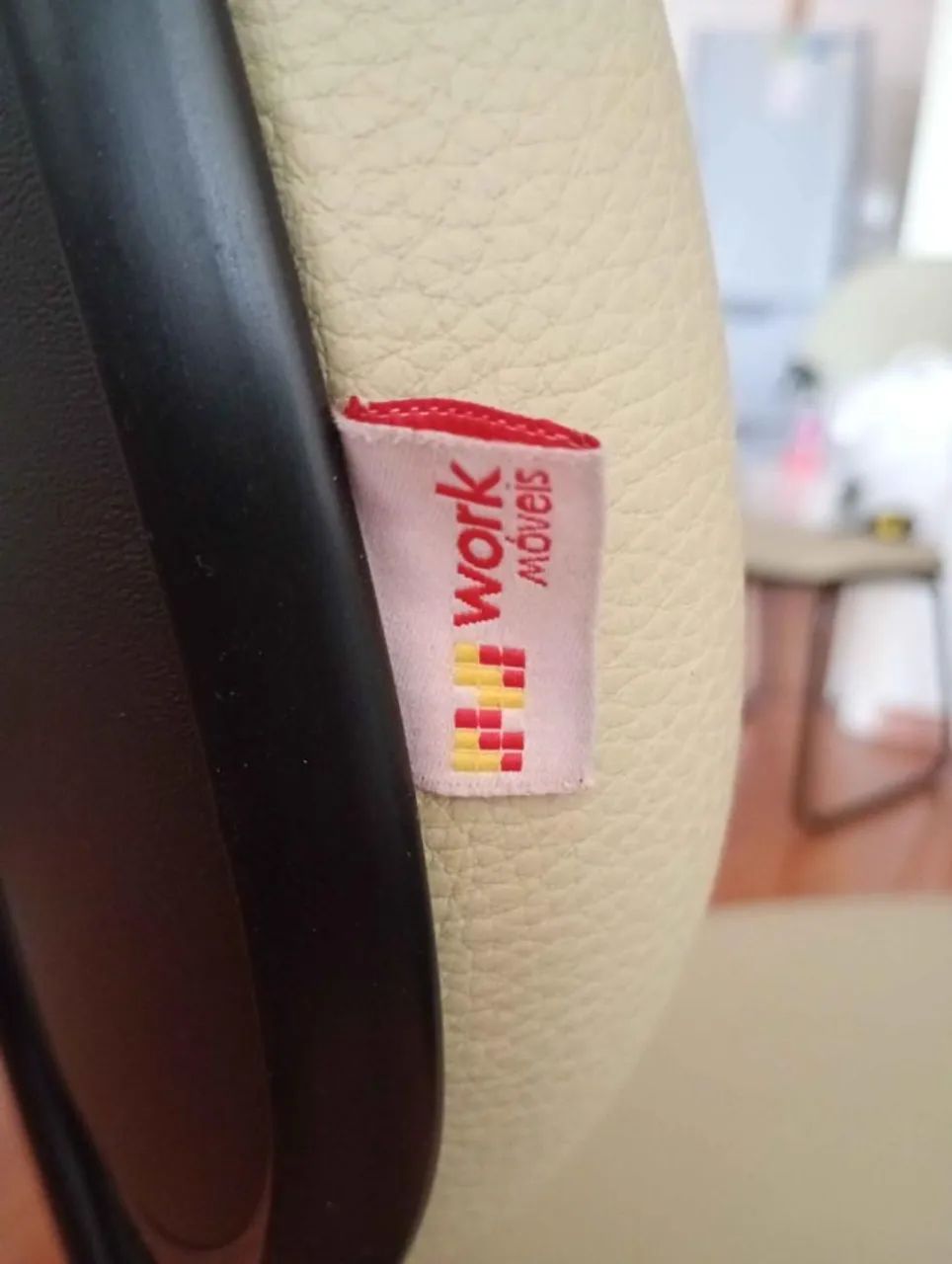 Cadeira de escritório fixa s/ braços Work Móveis em Couro Ecológico / Metal Bege - Foto 4