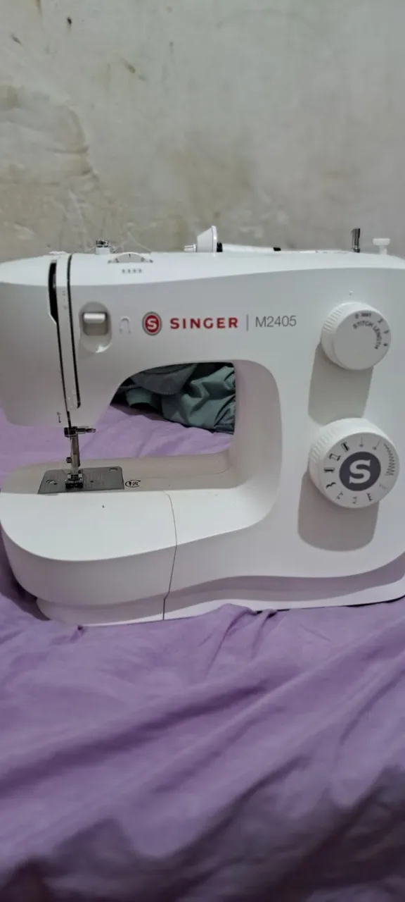 Máquina de costura singer M2405
