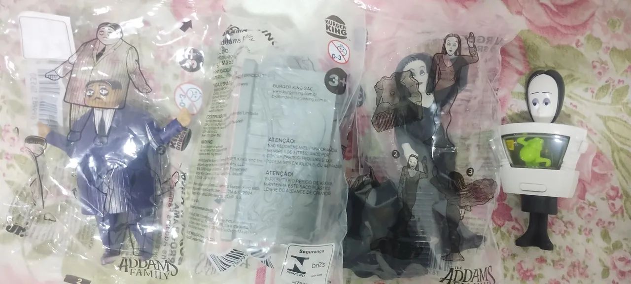 Bonecos da Família Addams - King Burger - Foto 5