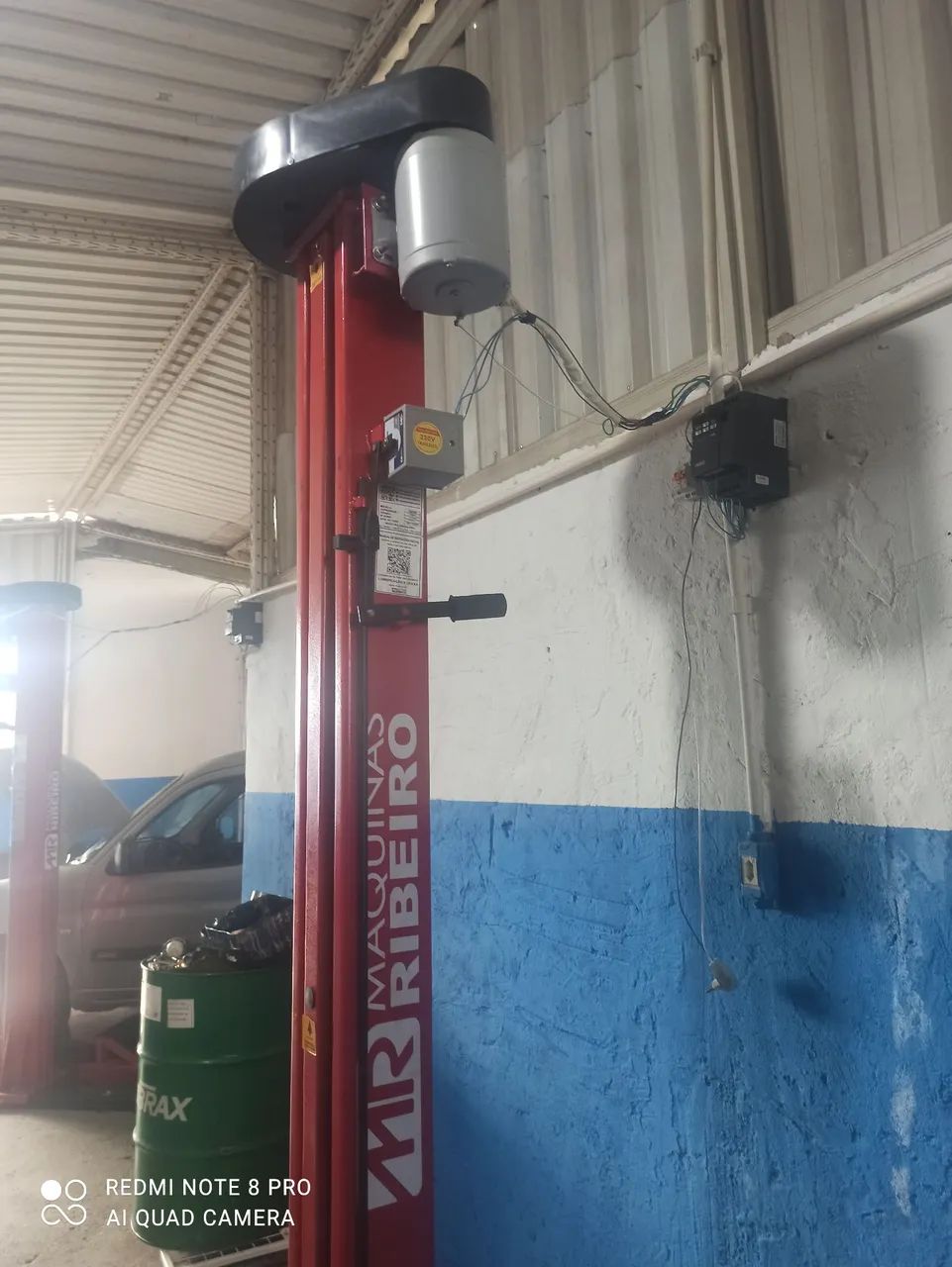 Elevador automotivo 2500 Ton 220 V