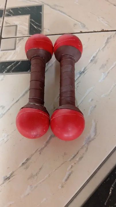 Vendo 1 par halter artesanal de 1kg feitos de Concreto  - Foto 2