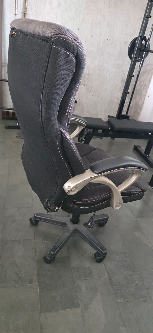 Cadeira de escritório ergonômica preta - Foto 2
