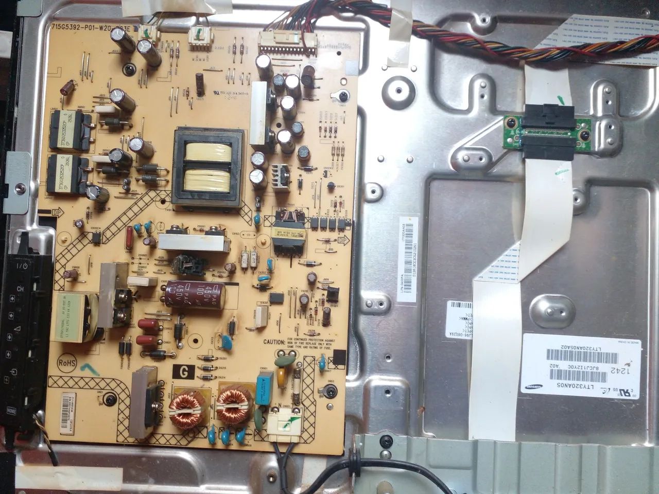 Tv Sony bravia pra usar pecas, tela ruim
