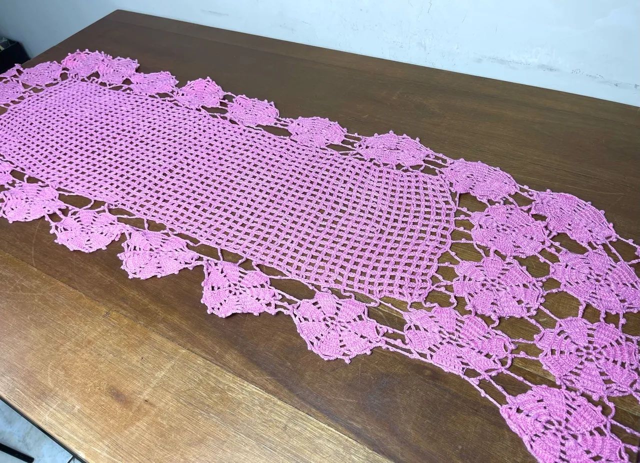 Caminho de mesa de Crochê Rosa - Foto 2