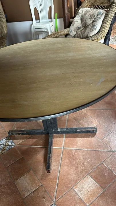 Mesa redonda de madeira para cozinha - Foto 3