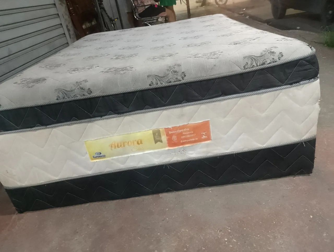 Cama box de casal mola ensacada seme nova 350 entrego 