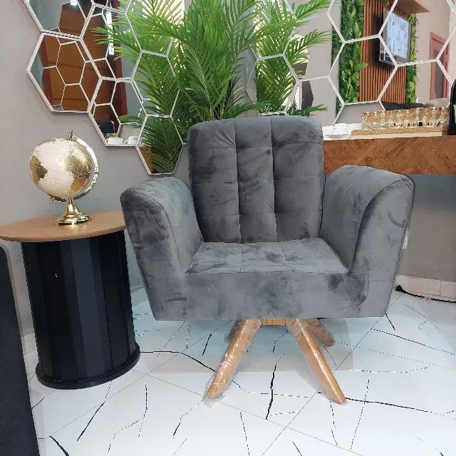 Poltrona Giratória Com Pés em Madeira Maciça - Comprou Chegou  - Foto 3