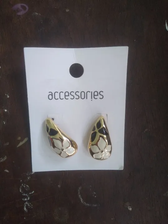 Brincos de Flor Dourados