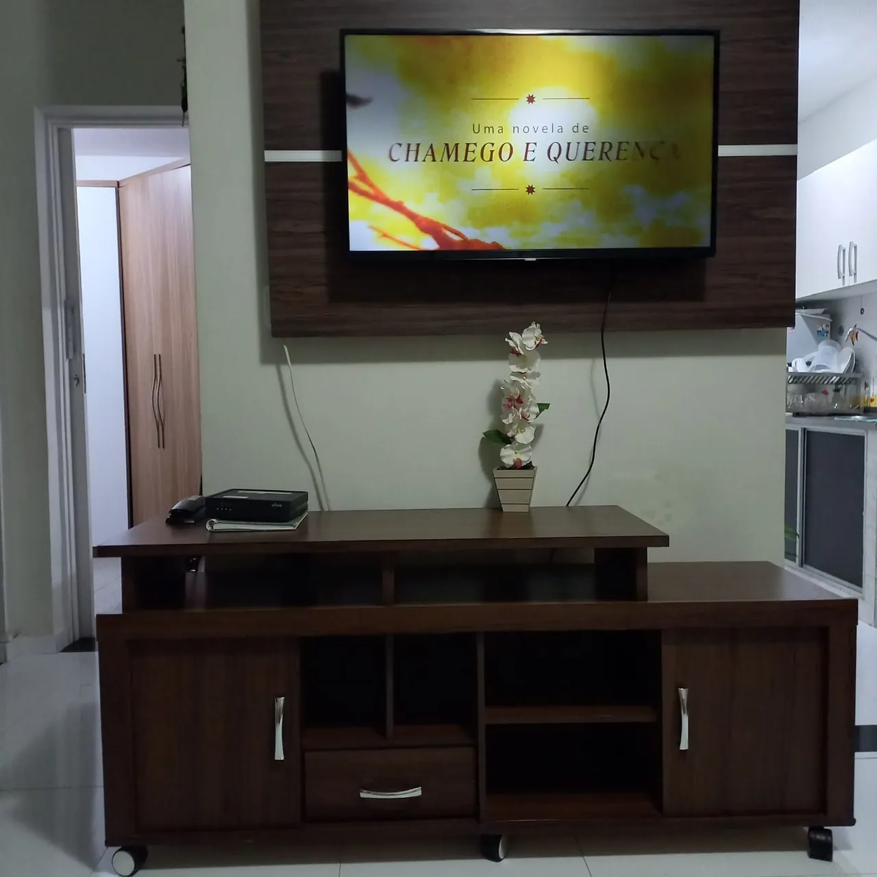 Rack para TV Amadeirado com Detalhes