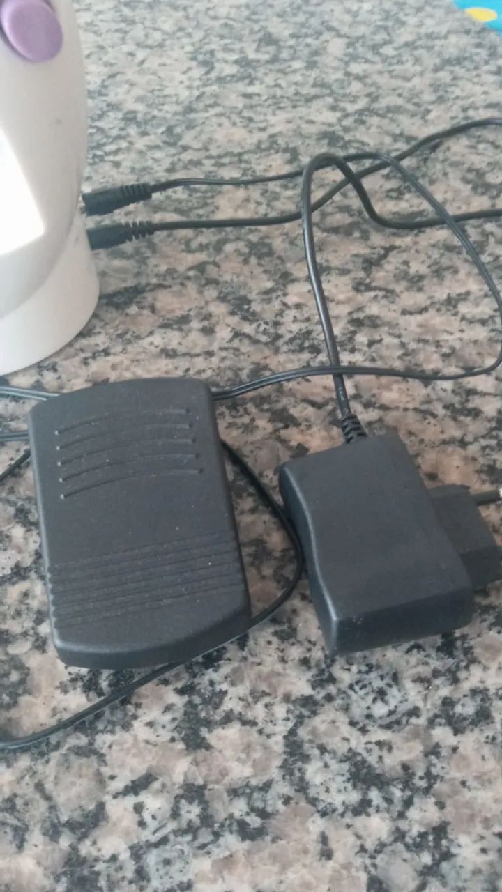 Carcaça + utensílios da Mini Máquina de Costura - Foto 2