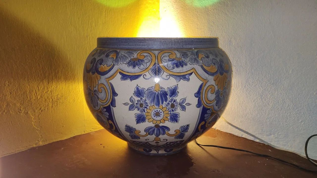 Vaso cinquentenário cerâmica craquelada pintado a mão 