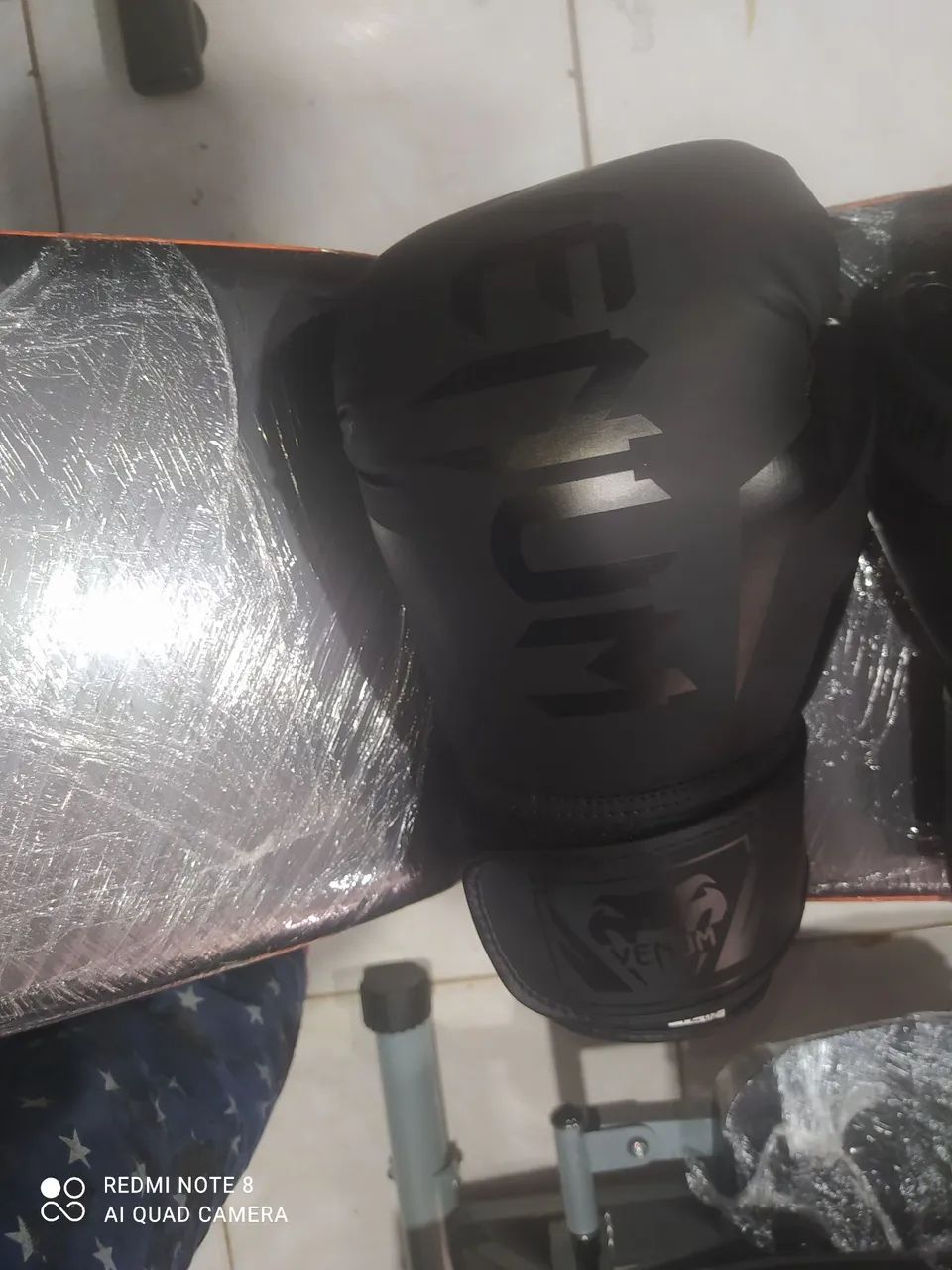 Luva 12 Oz Venum preta - Foto 2