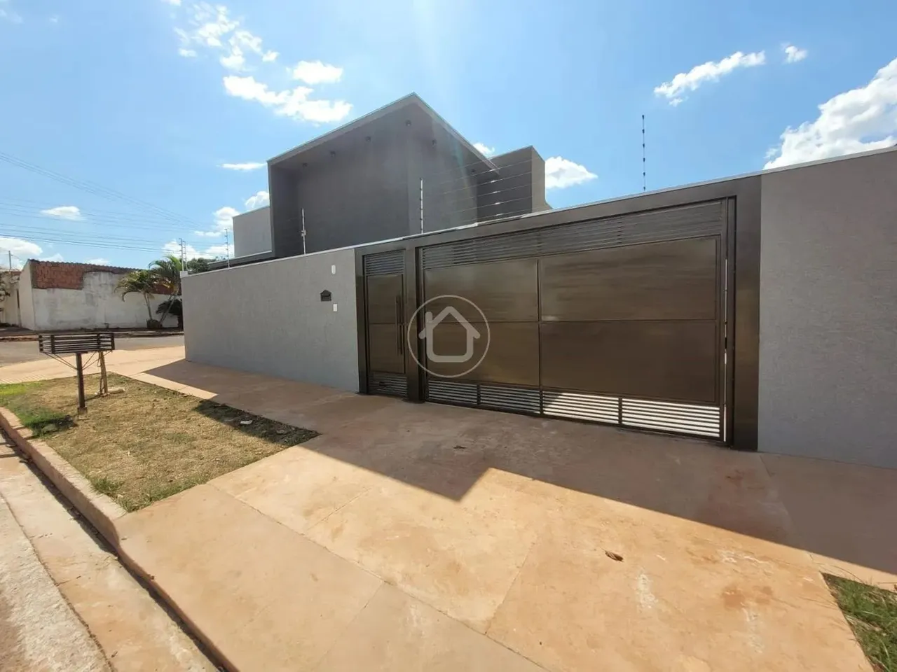 CASA COM 03 QUARTOS - PARQUE NOVOS ESTADOS