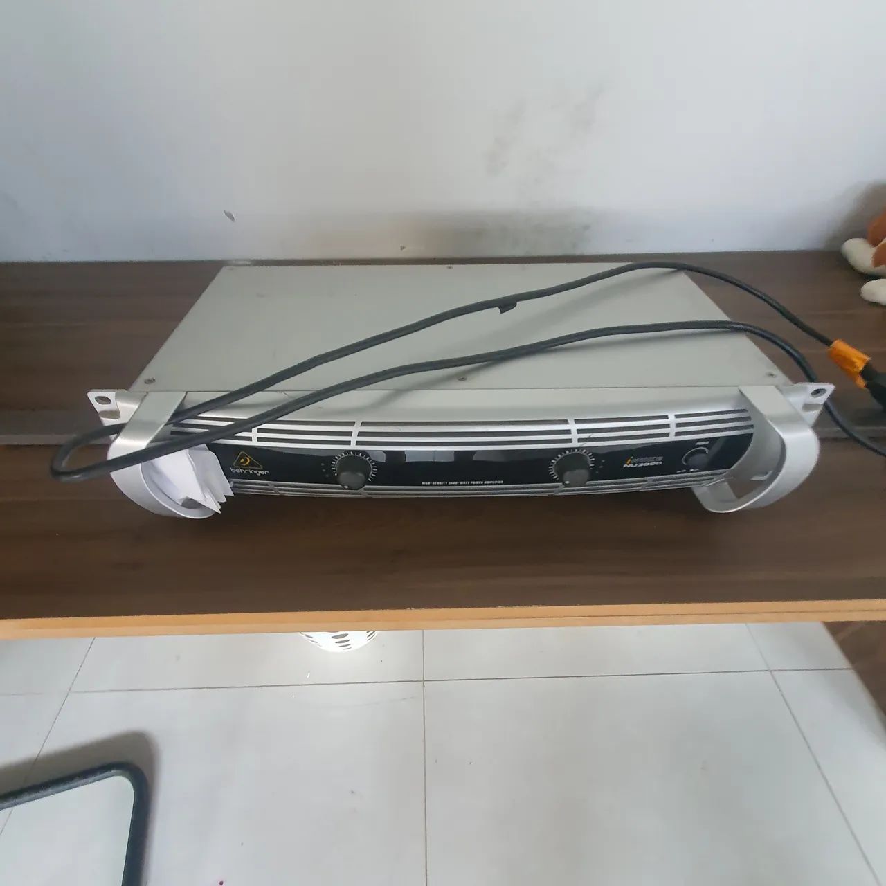 Amplificador Beringer inuke NU3000 - Foto 4