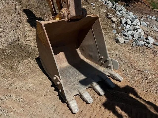 ESCAVADEIRA KOMATSU PC130 ANO 2020 - Foto 6