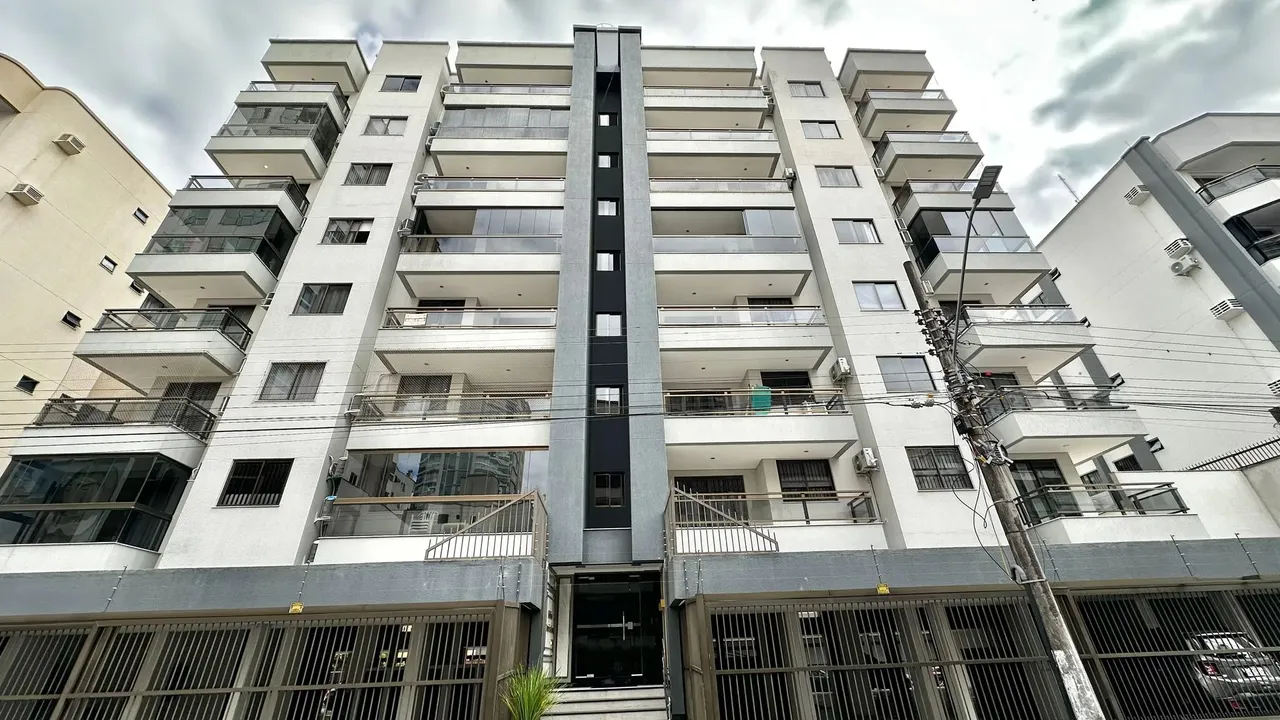 Imóvel para aluguel possui 90 metros quadrados com 3 quartos em Meia Praia - Itapema - SC