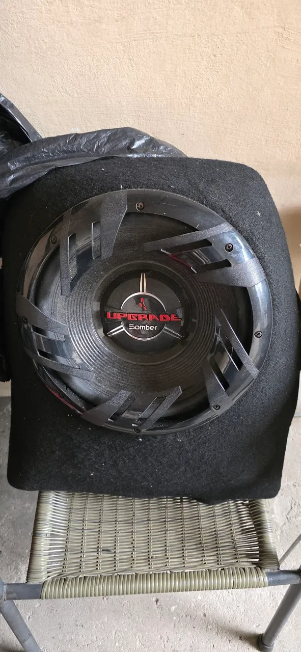 Subwoofer Upgrade Bomber com caixa selada