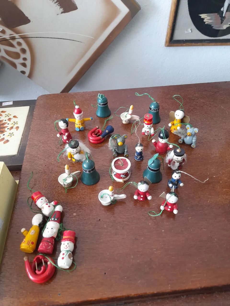 Lote miniatura de natal de madeira 27 peças - Foto 2