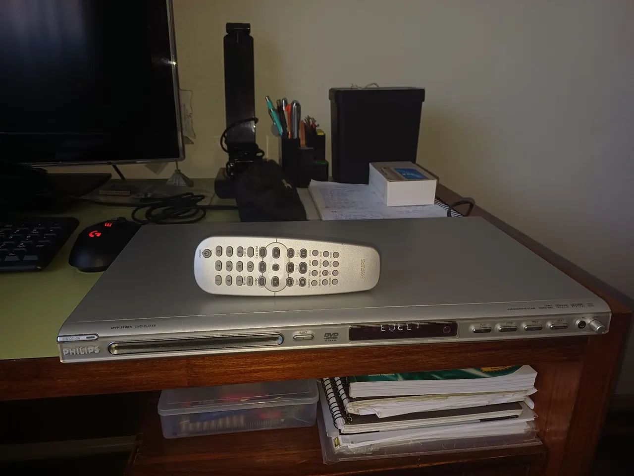 Vendo aparelho DVD player funcionando. Tensão 110/220V