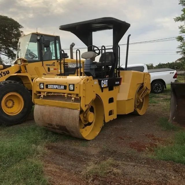  Rolo Compactador Caterpillar CB 434D - 2011 - Excelente Estado - Foto 6