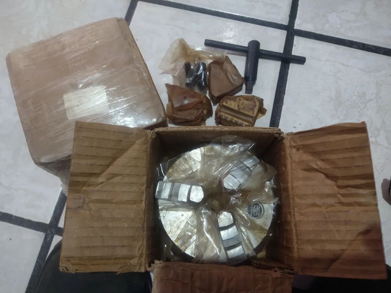 placa de torno 100mm tres castanhas 