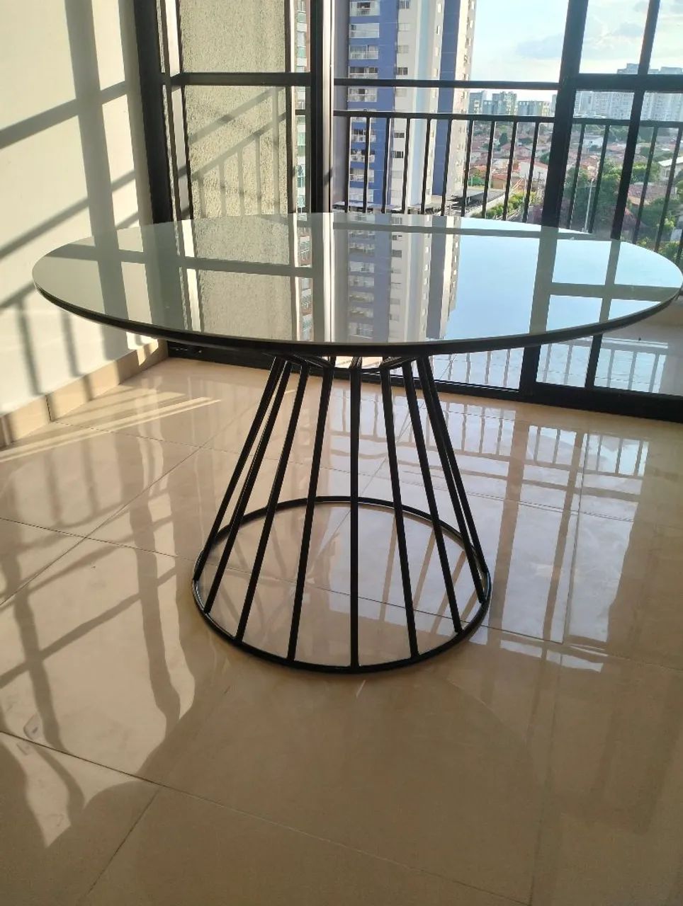 Mesa de jantar redonda 