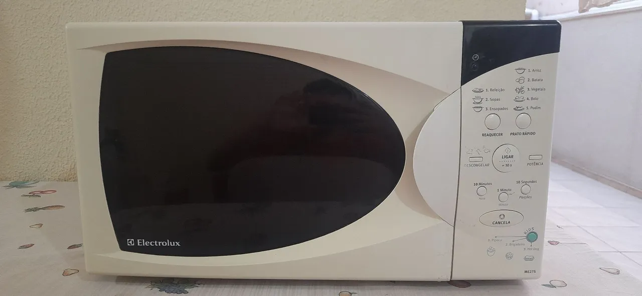 Micro-ondas Electrolux branco