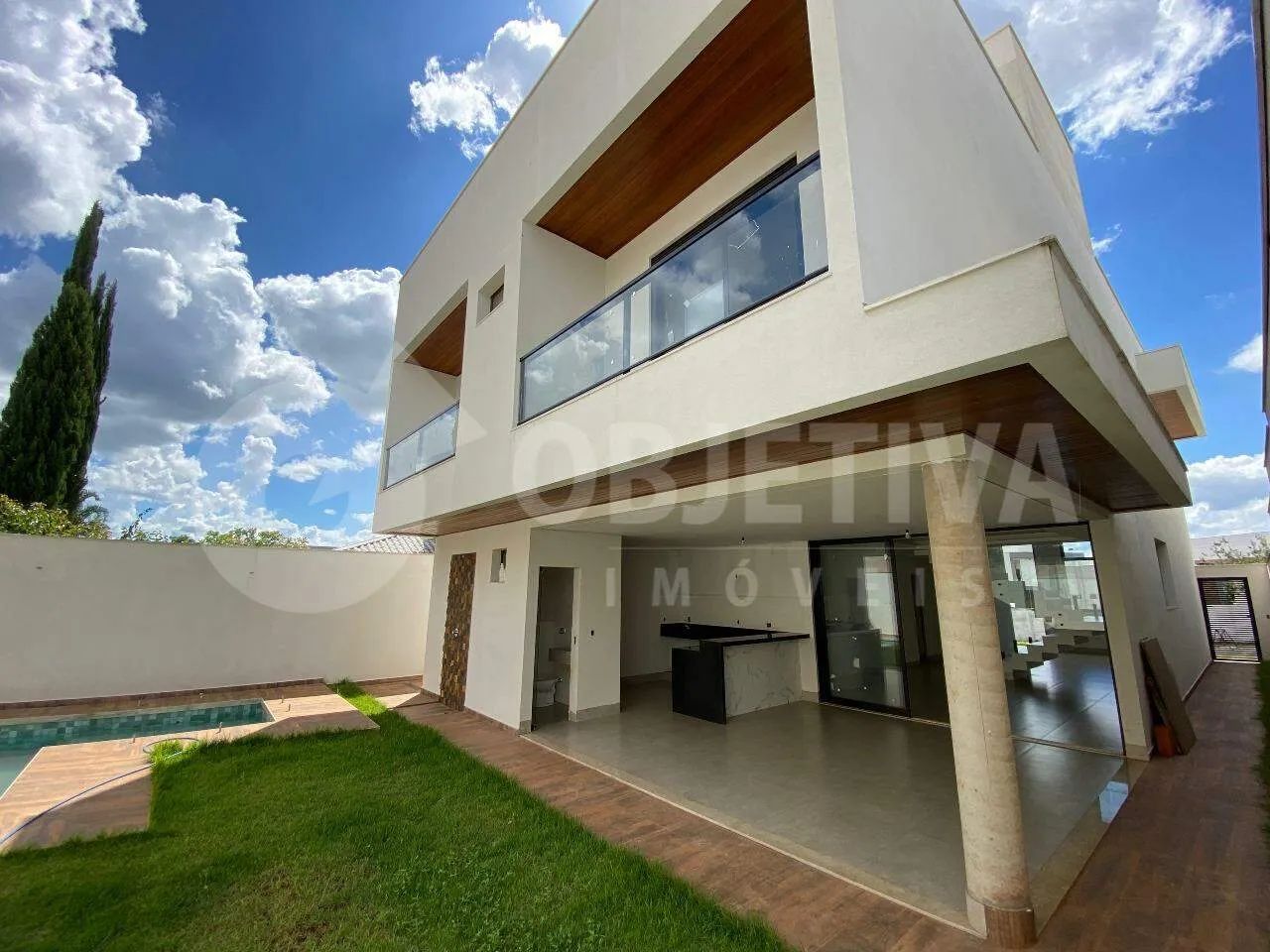 Casa em Condomínio à venda, 5 quartos, 5 suítes, 4 vagas, Varanda Sul - UBERLANDIA/MG