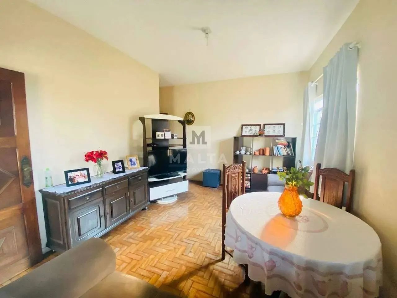 Casa com 04 quartos 02 vagas no centro comercial no Barreiro!! - Foto 4