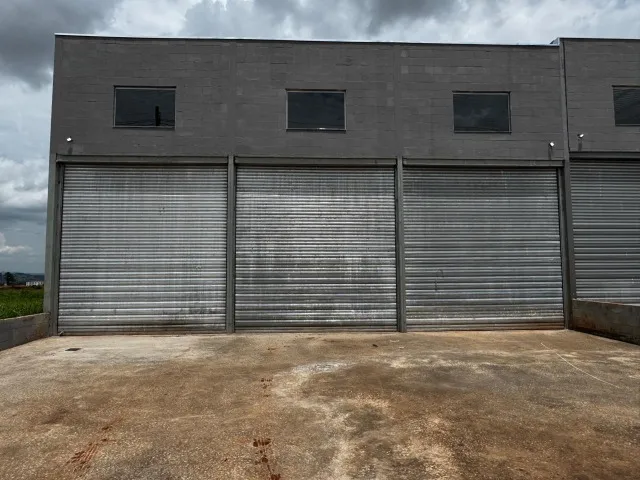 Galpão Comercial e Industrial 300m² em Local Estratégico da Região Noroeste de Goiânia