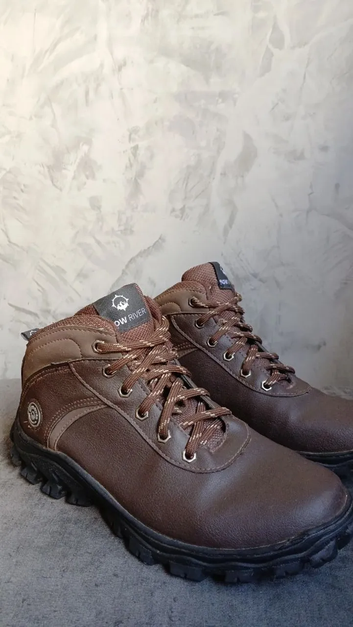 Botas Feminina Marrom - Couro - Tamanho 38