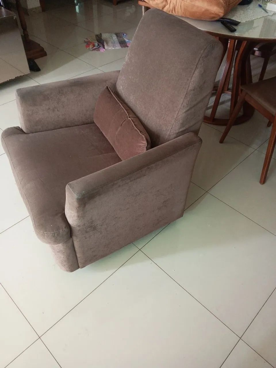 Poltrona Confortável em Tecido veludo  - Foto 3