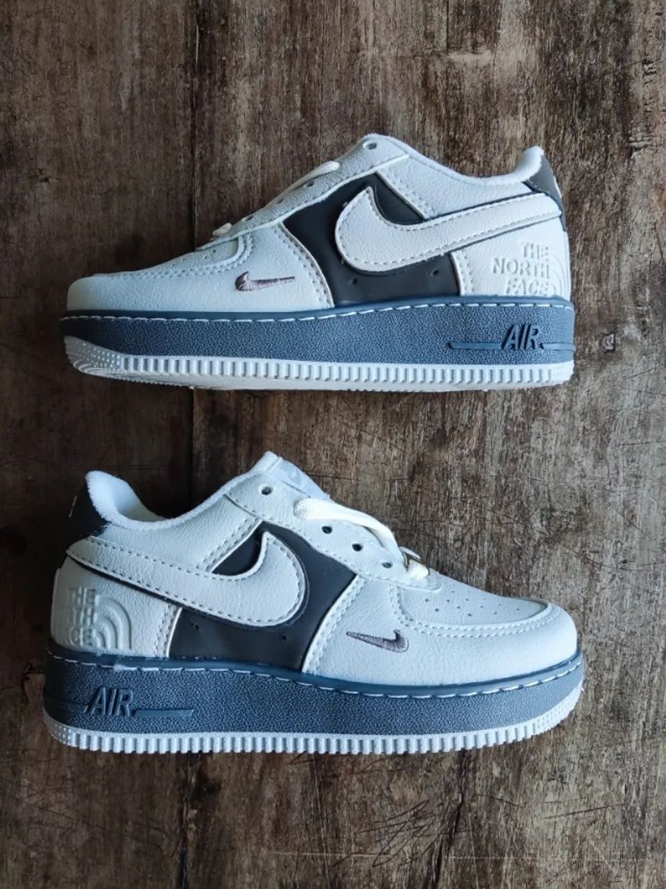 Nike Air Force 1 COLLAB The North Face, kids. tamanho 26. novo, na caixa. edição especial.