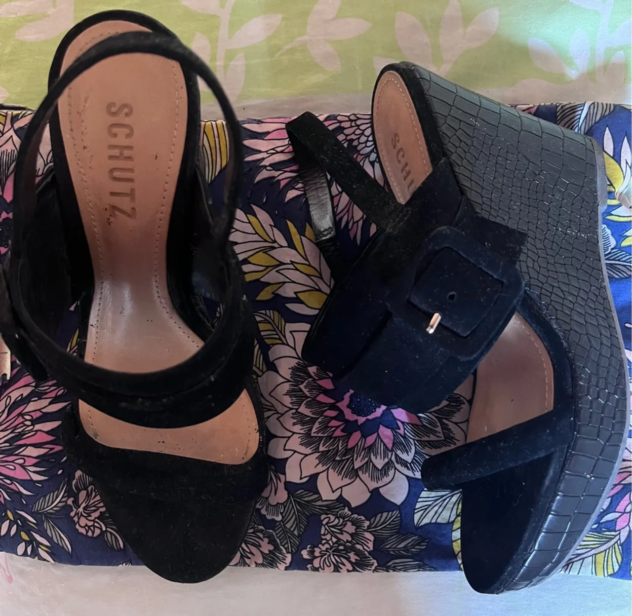Sandálias Schutz - Elegância e Conforto!