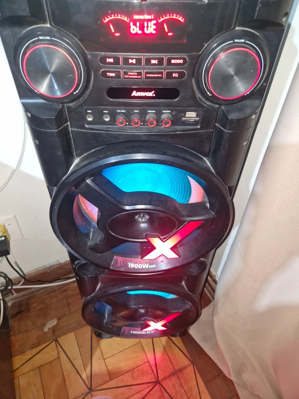 Vendo caixa de som amvox 1900w 