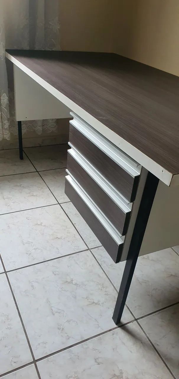 Mesa de escritório MDF
