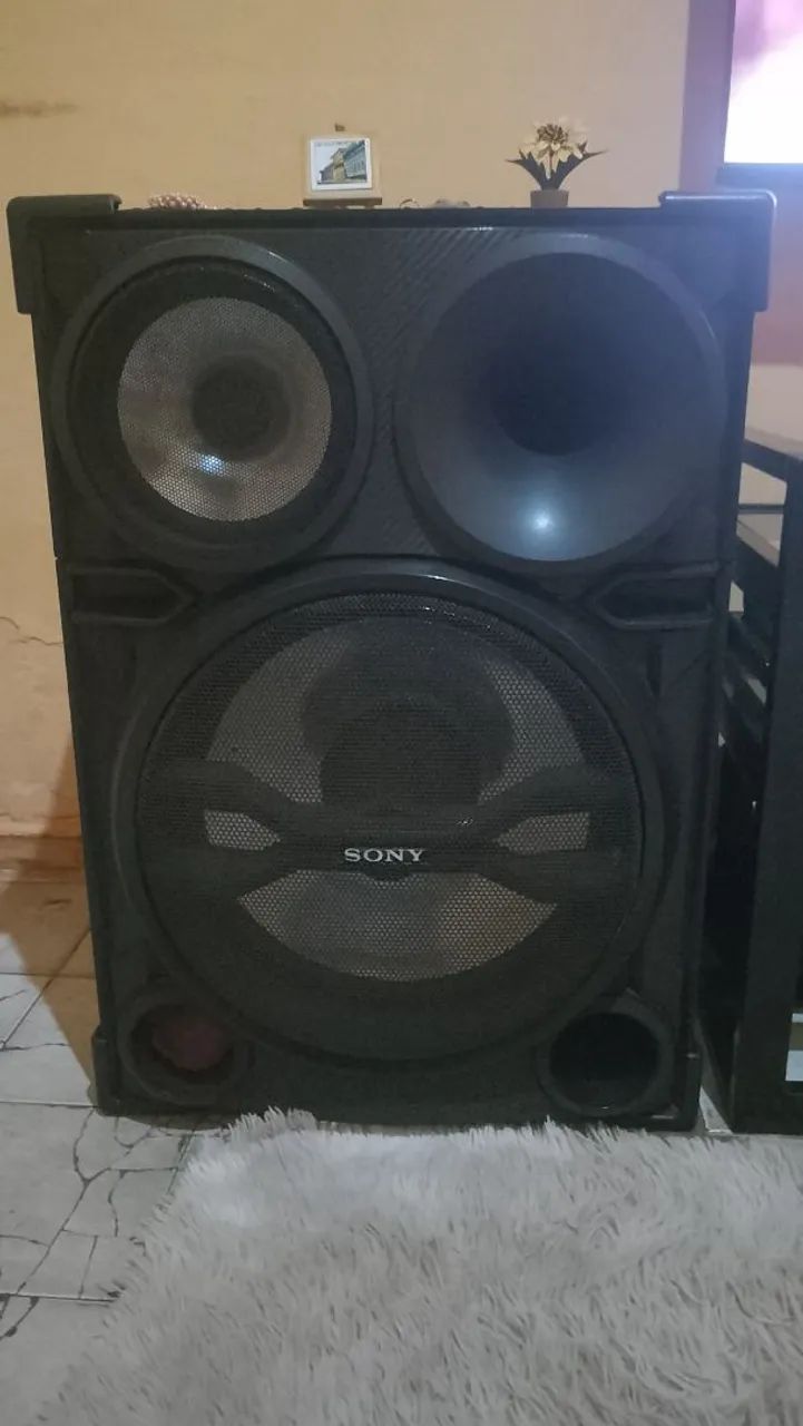 Caixa de som do Sony fast 