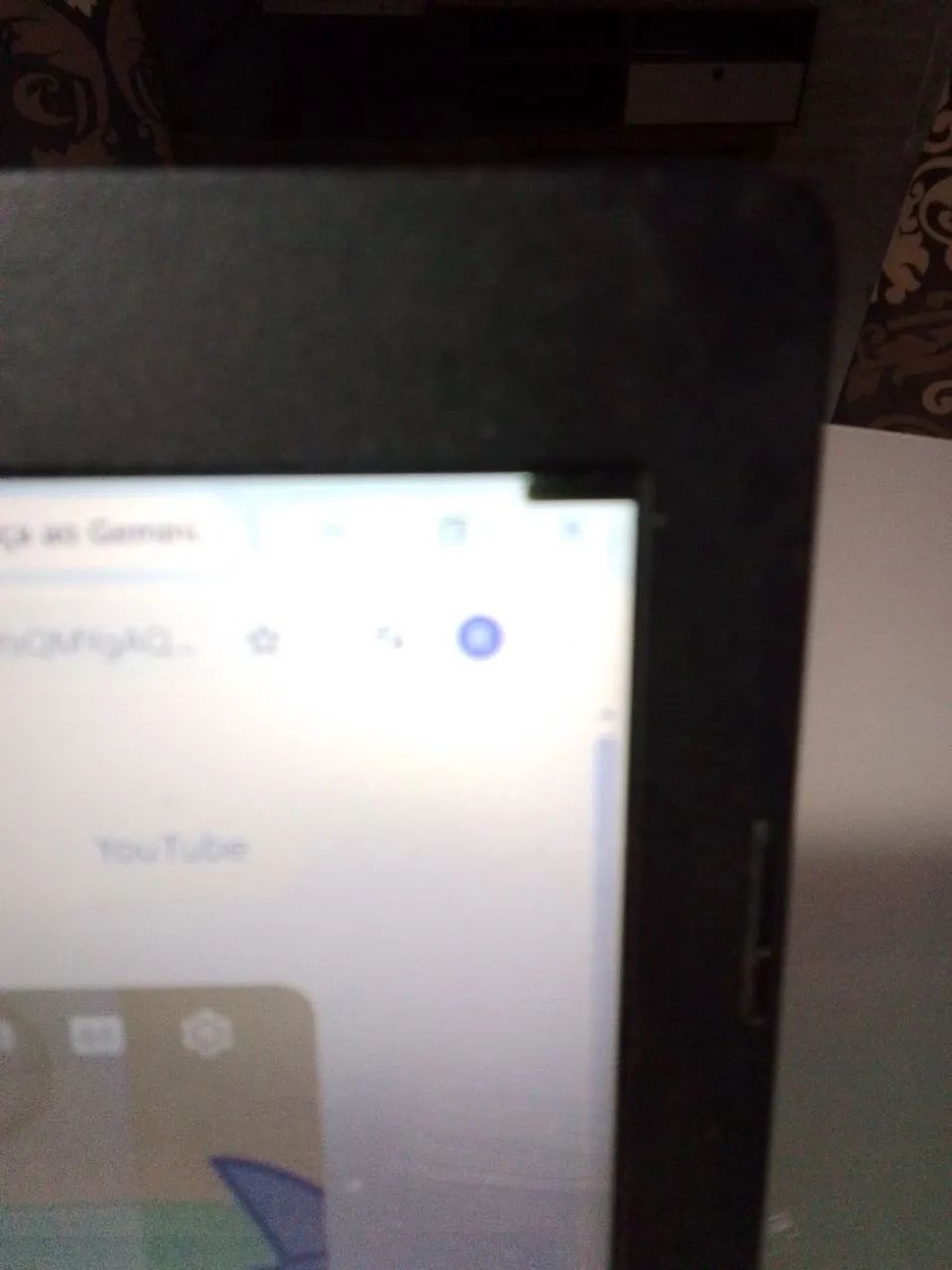 Notebook funcionando com pequenas avarias na carcaça e na tela  - Foto 5
