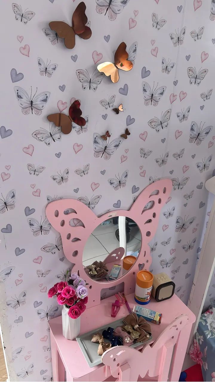 Vendo cama penteadeira e lustre infantil  - Foto 2