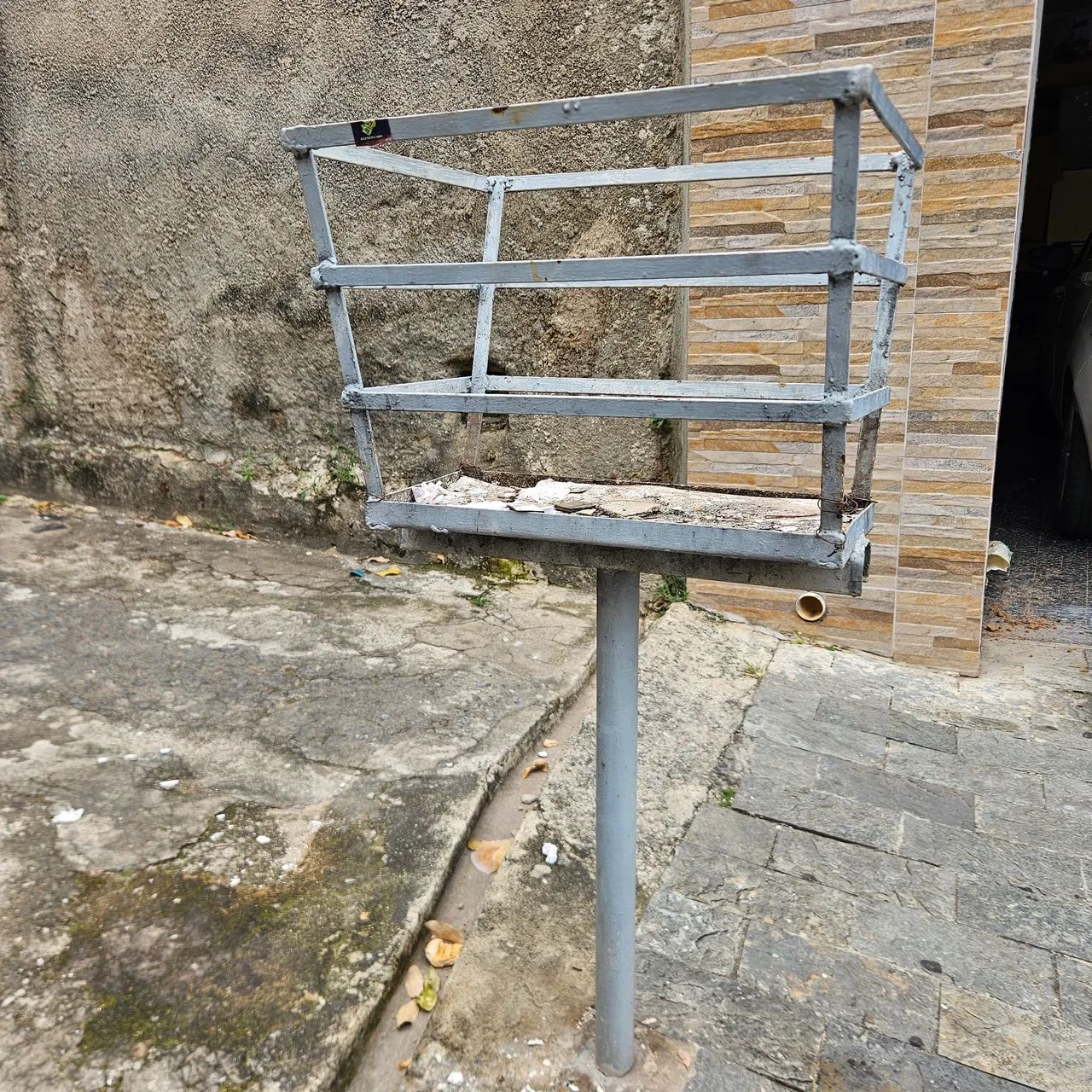 Lixeira de ferro para calçada/rua - Foto 2